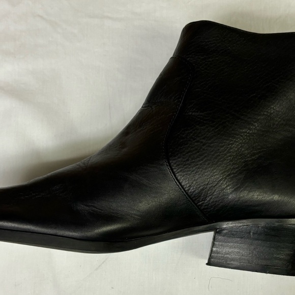 Vince Camuto Black Leather Bootie with gold zipper and studs Size 8 1/2 - Picture 4 of 10